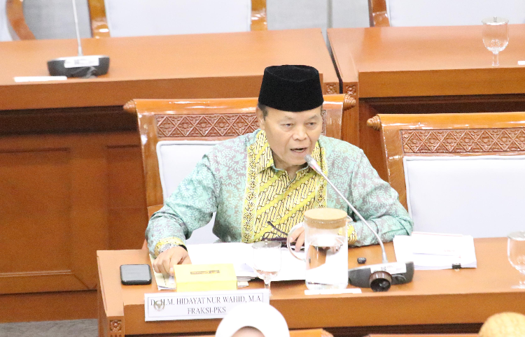 Setuju Hadirnya Kementerian Haji dan Umrah, HNW Apresiasi Inisiatif Presiden Prabowo